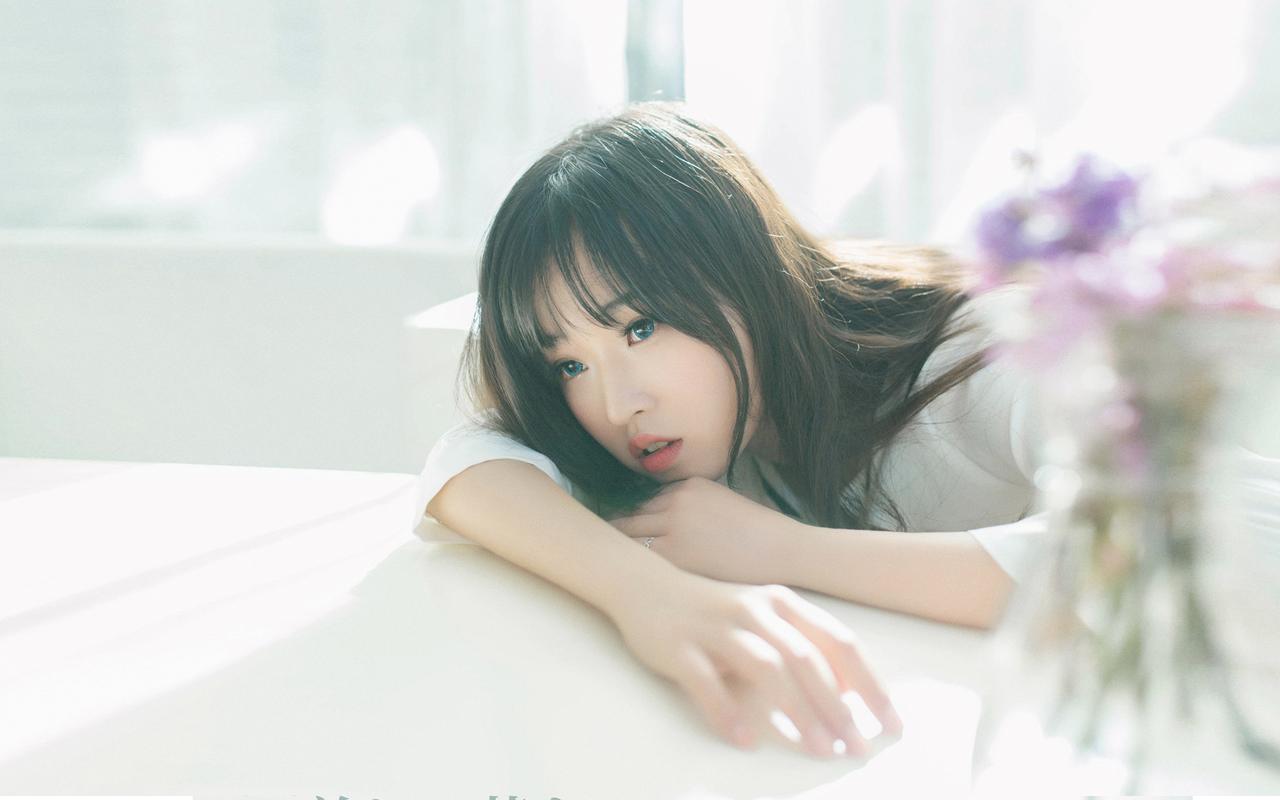 做团扇学“点蓝” 台湾大学生沉浸式体验传统非遗技艺